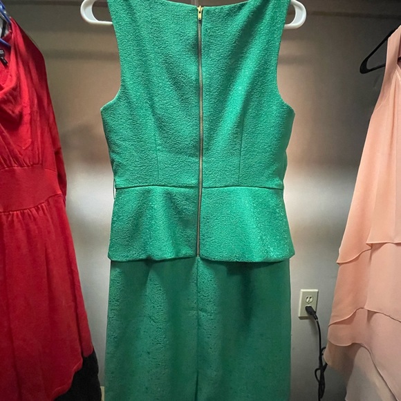 Green pencil skirt dress - Picture 2 of 3
